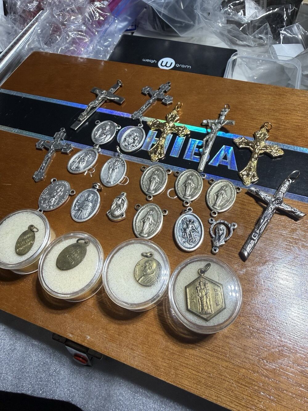 Lot Of Religious Pendants, Crucifixes, Rosarie Pieces Untested Storage Italy